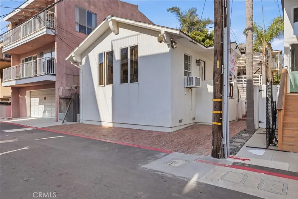 518 Bayview Drive Hermosa Beach, CA 90254