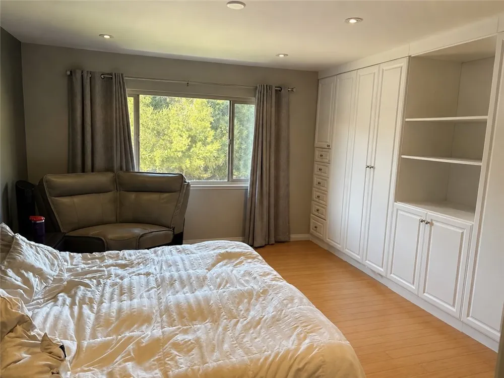 434 Vista Dorado Oak Park, CA 91377