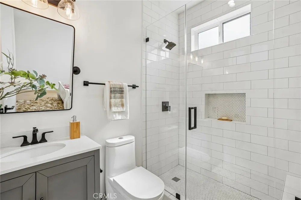 8308 Mcconnell Avenue Los Angeles, CA 90045