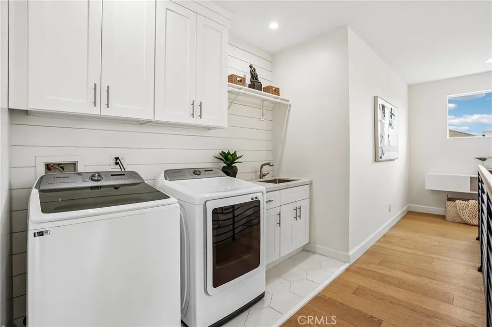 8308 Mcconnell Avenue Los Angeles, CA 90045