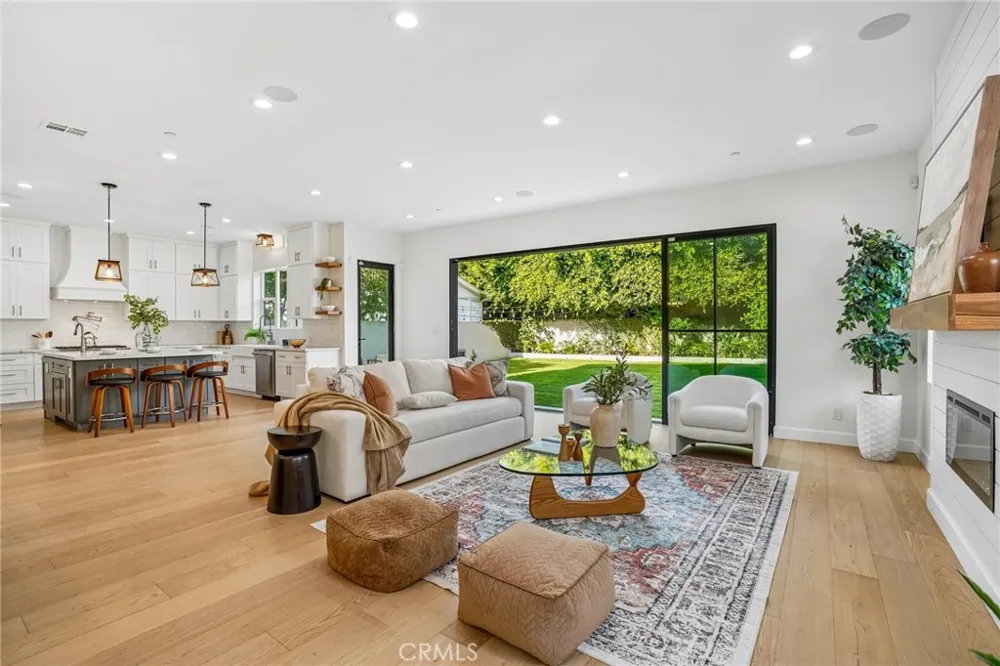 8308 Mcconnell Avenue Los Angeles, CA 90045