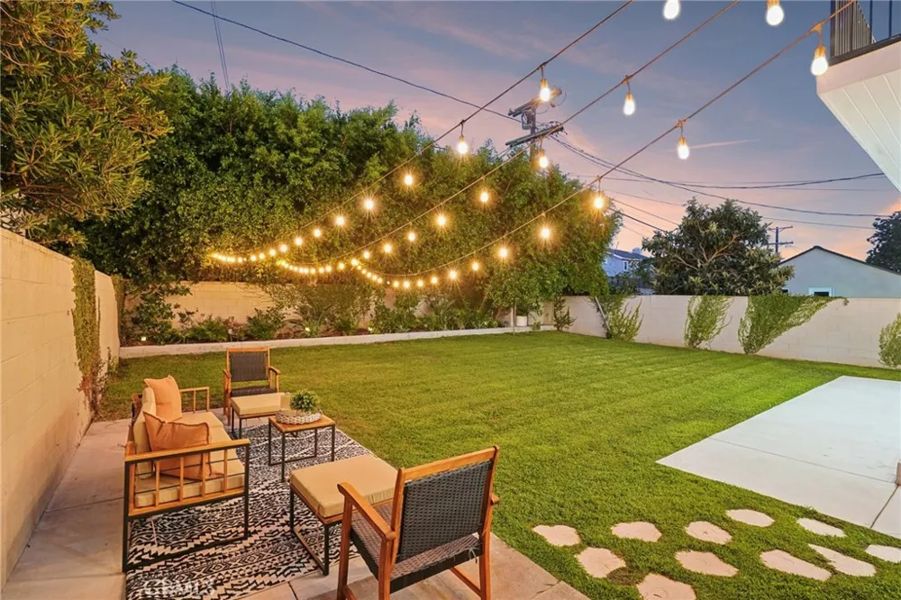 8308 Mcconnell Avenue Los Angeles, CA 90045