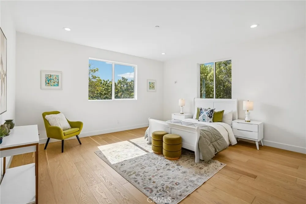 8308 Mcconnell Avenue Los Angeles, CA 90045