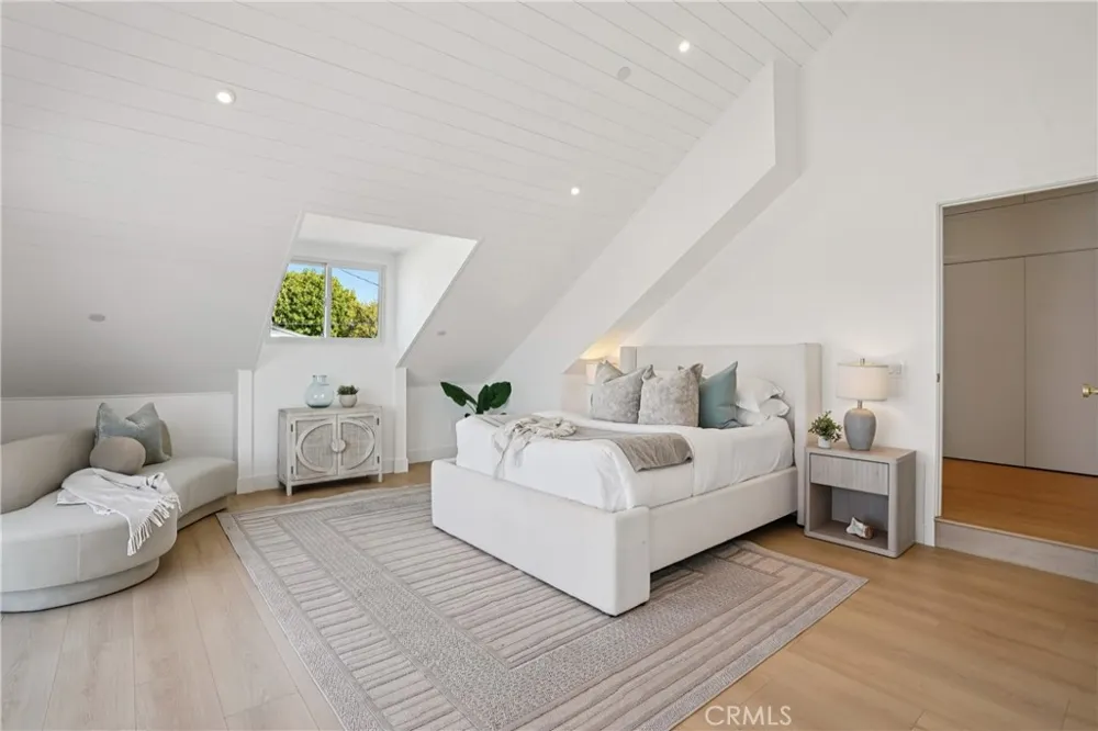 1467 11th Manhattan Beach, CA 90266