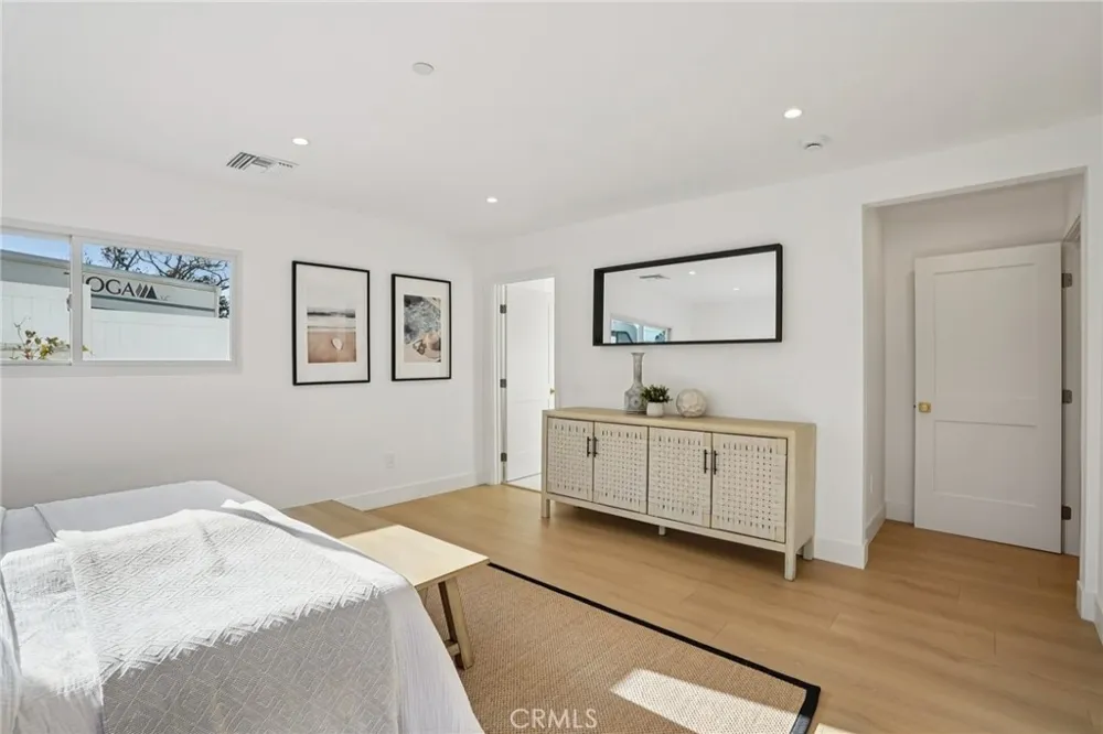 1467 11th Manhattan Beach, CA 90266