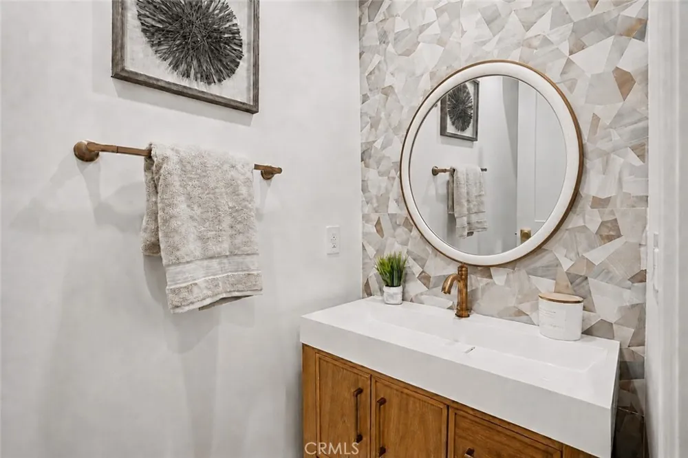 1467 11th Manhattan Beach, CA 90266