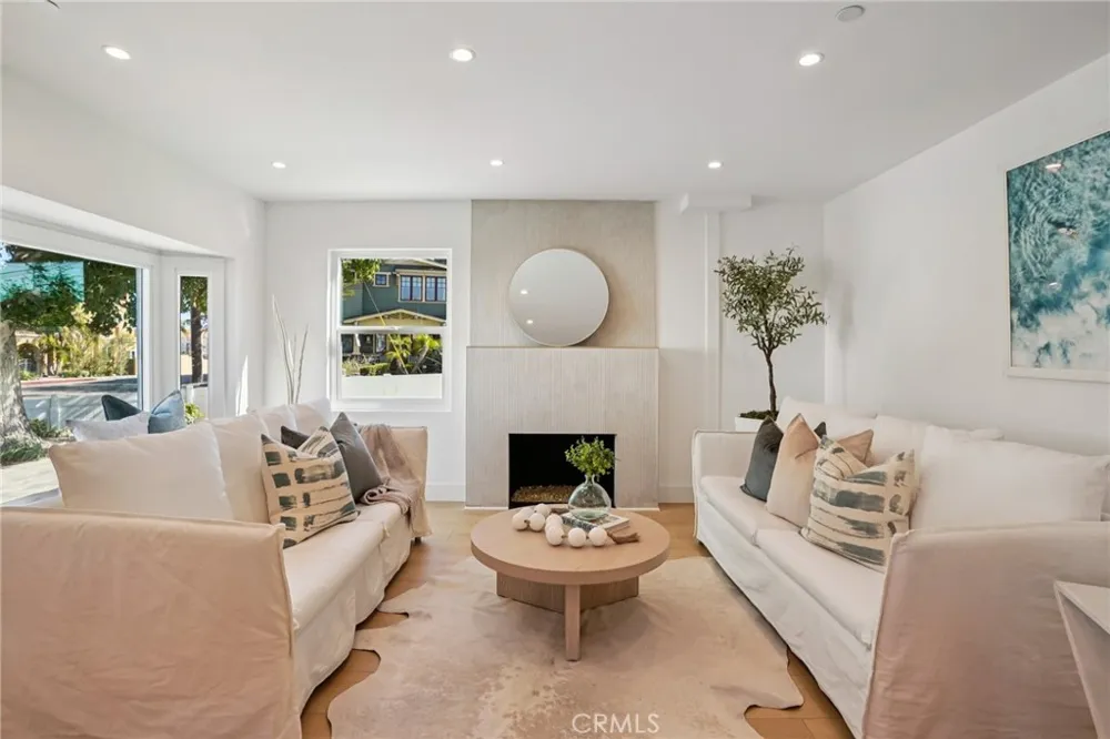 1467 11th Manhattan Beach, CA 90266