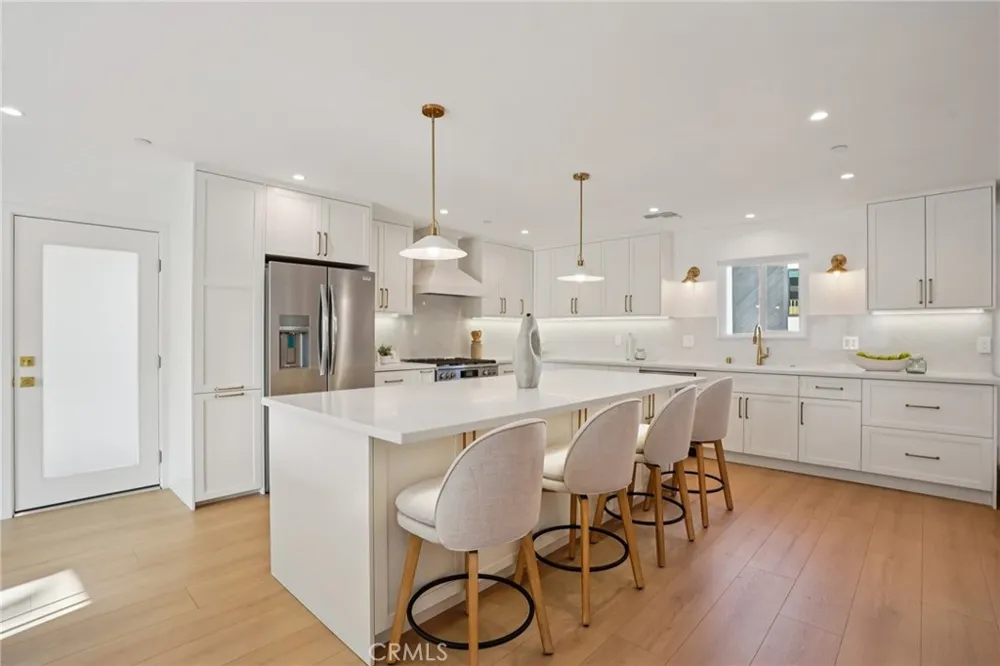 1467 11th Manhattan Beach, CA 90266
