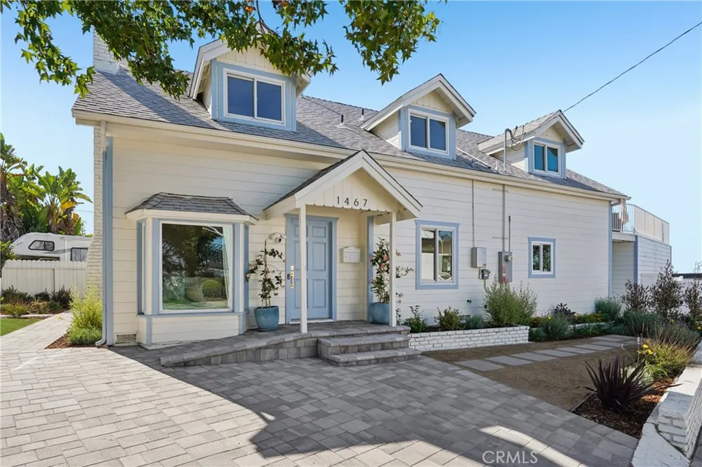 1467 11th Manhattan Beach, CA 90266