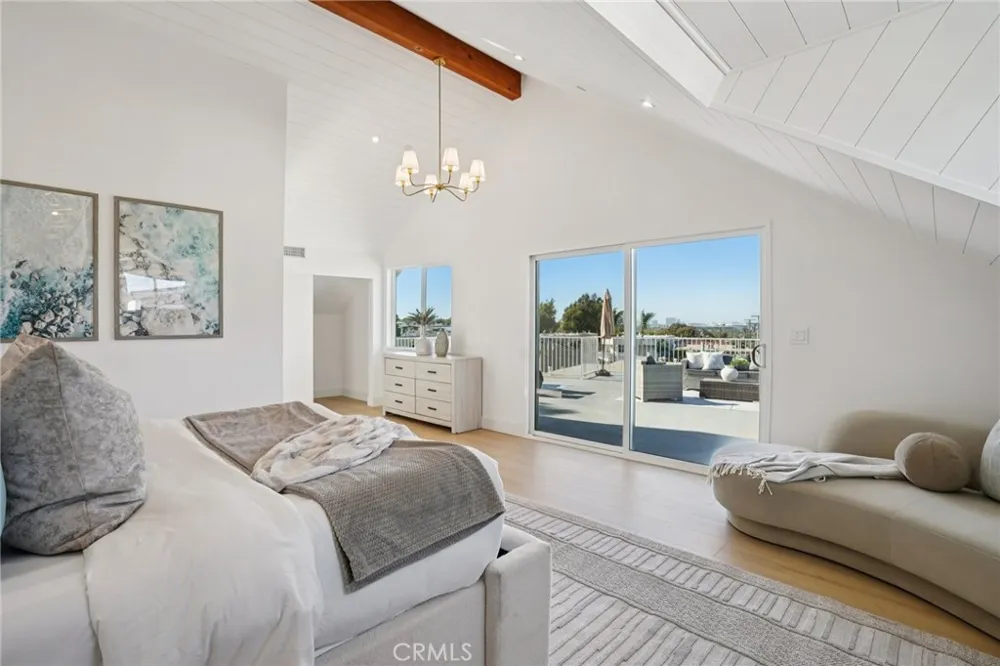 1467 11th Manhattan Beach, CA 90266