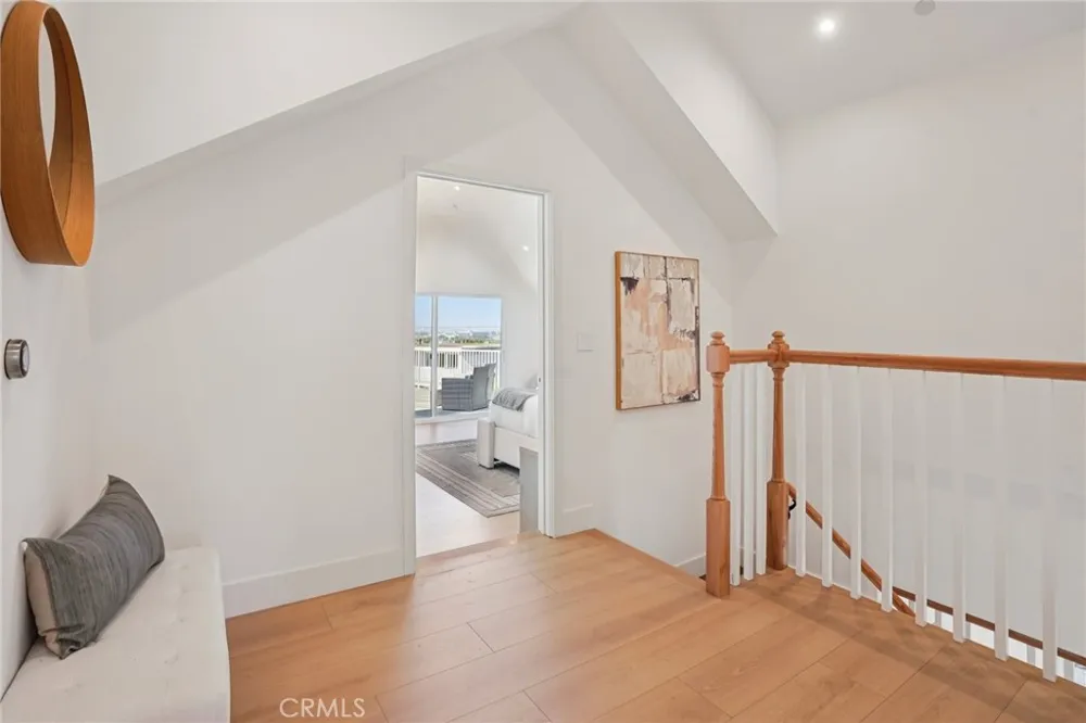 1467 11th Manhattan Beach, CA 90266