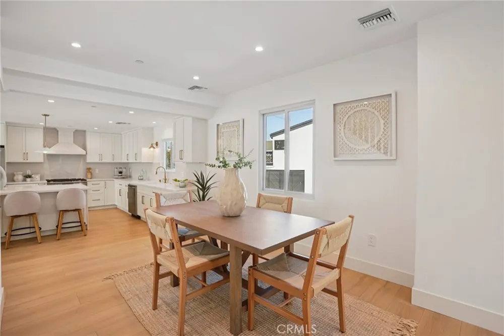 1467 11th Manhattan Beach, CA 90266