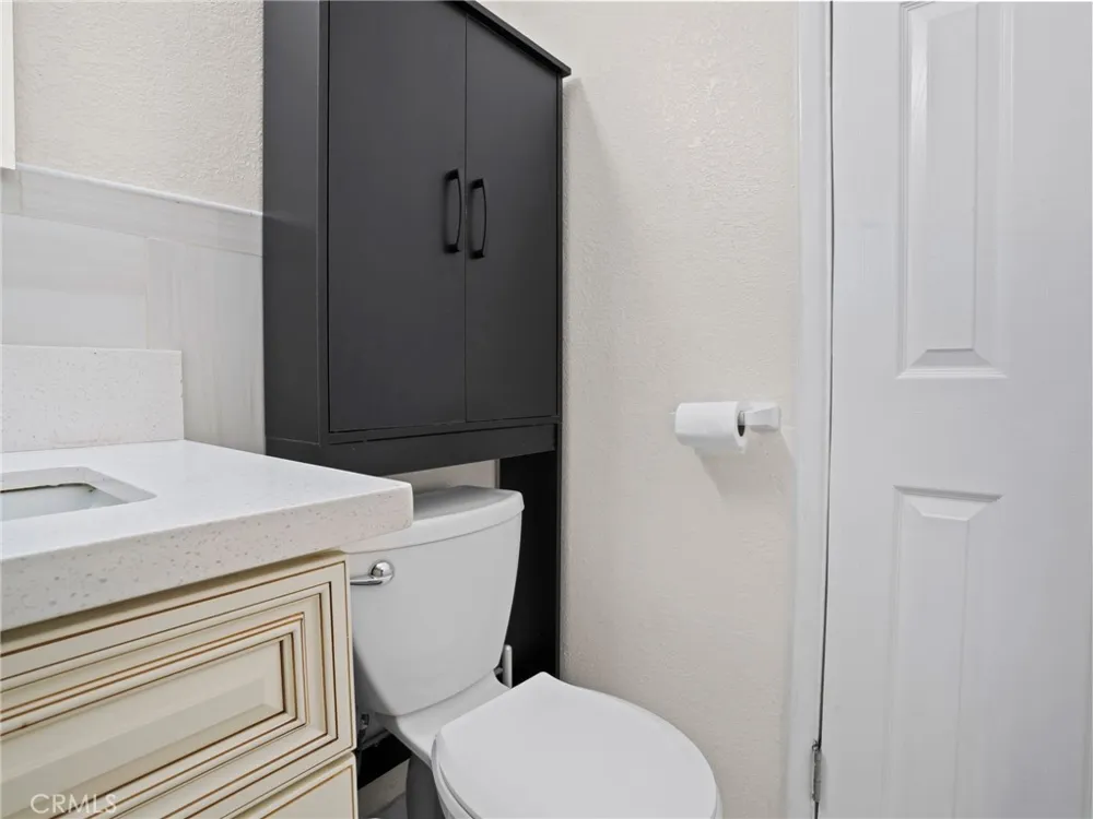 2404 Roxbury Dr San Bernardino, CA 92404