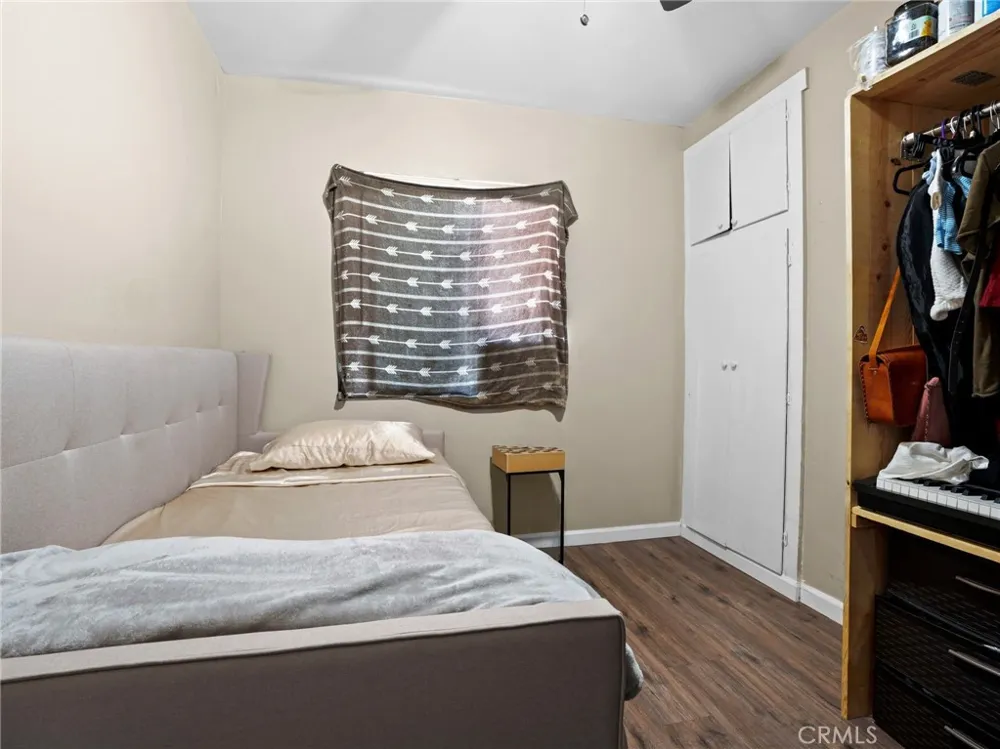 2404 Roxbury Dr San Bernardino, CA 92404