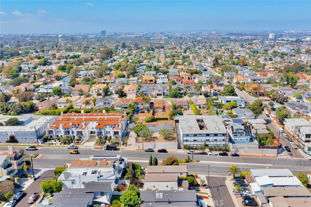 1633 Artesia Manhattan Beach, CA 90266