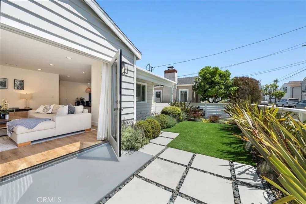 1430 Bonnie Brae Hermosa Beach, CA 90254
