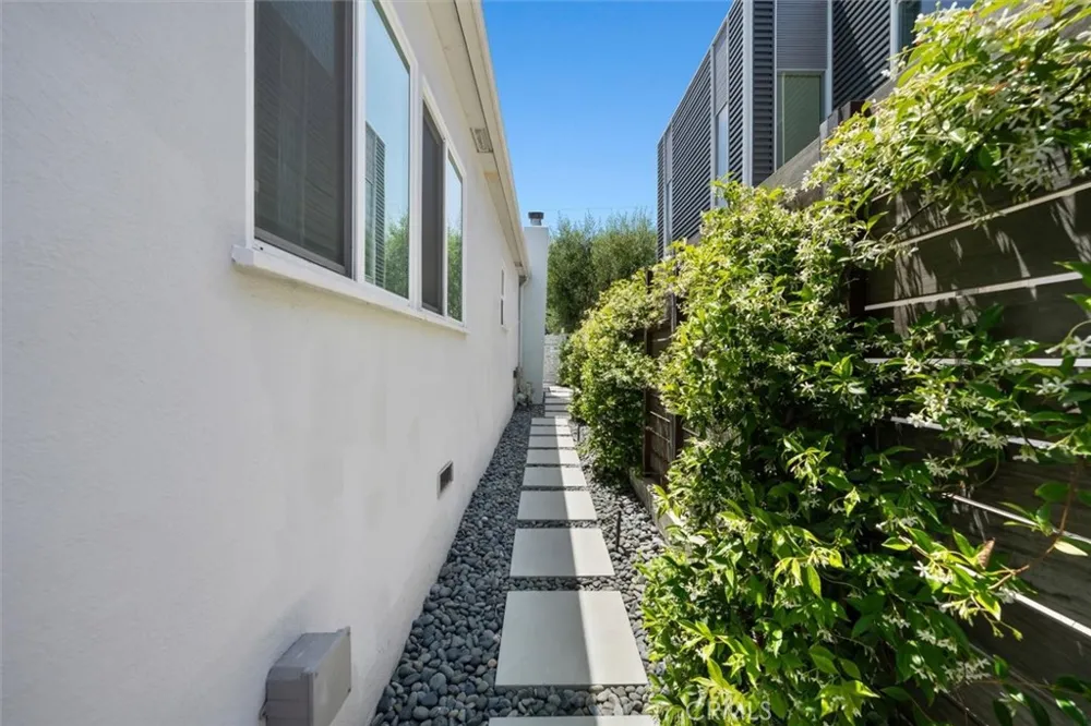1430 Bonnie Brae Hermosa Beach, CA 90254
