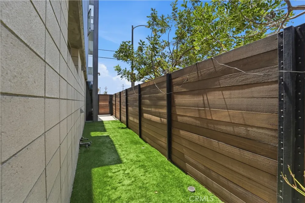 404 Grand Boulevard Venice, CA 90291