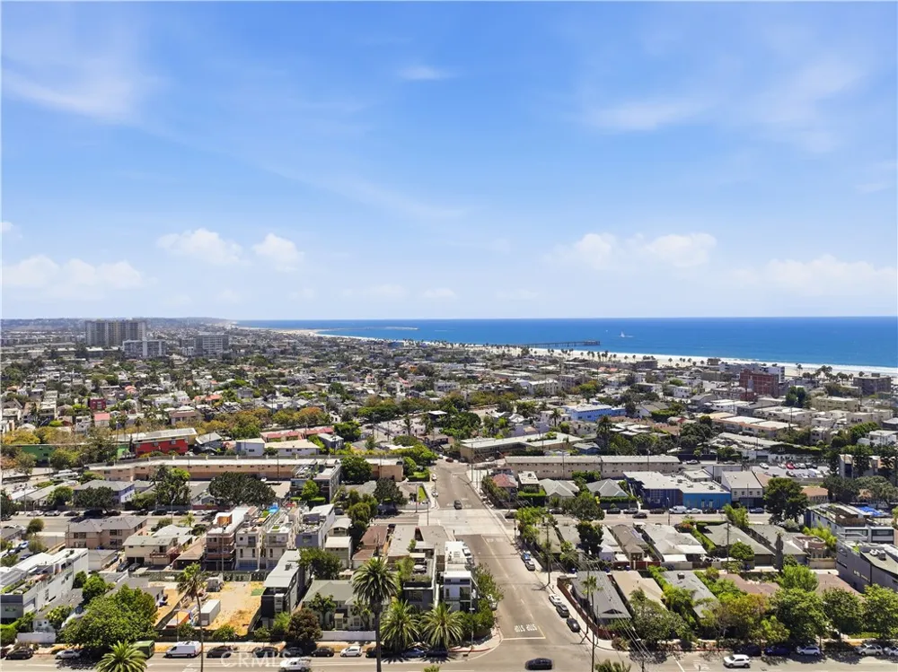 404 Grand Boulevard Venice, CA 90291