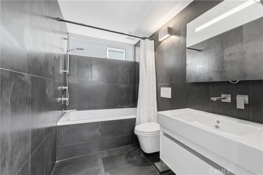 404 Grand Boulevard Venice, CA 90291