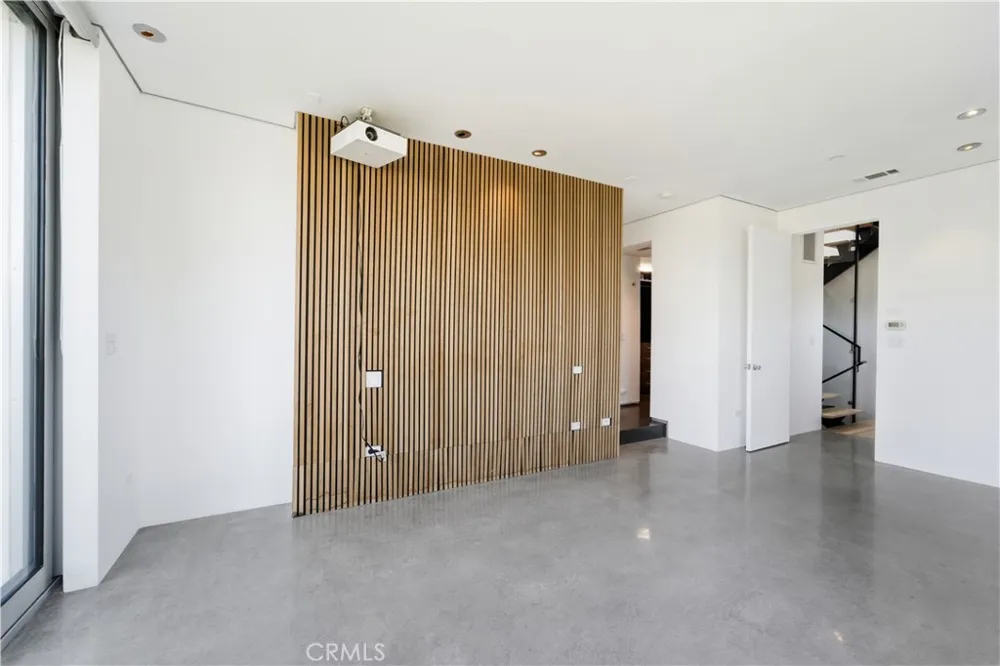 404 Grand Boulevard Venice, CA 90291