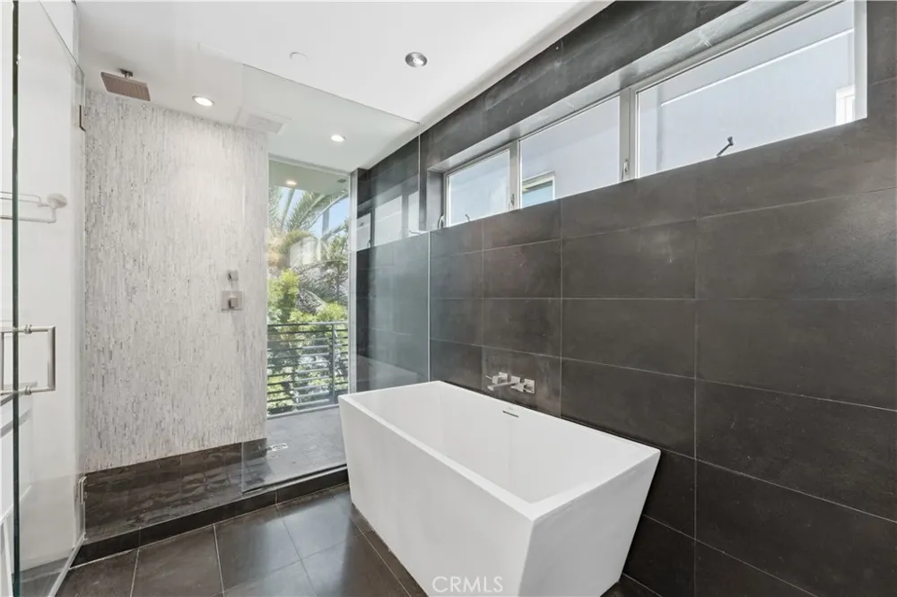 404 Grand Boulevard Venice, CA 90291
