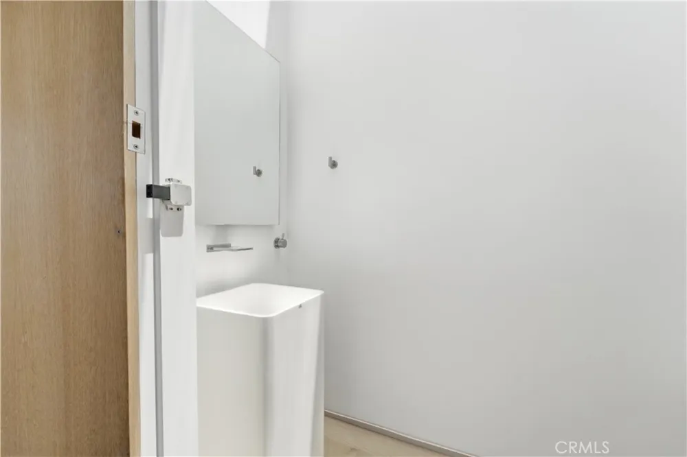404 Grand Boulevard Venice, CA 90291