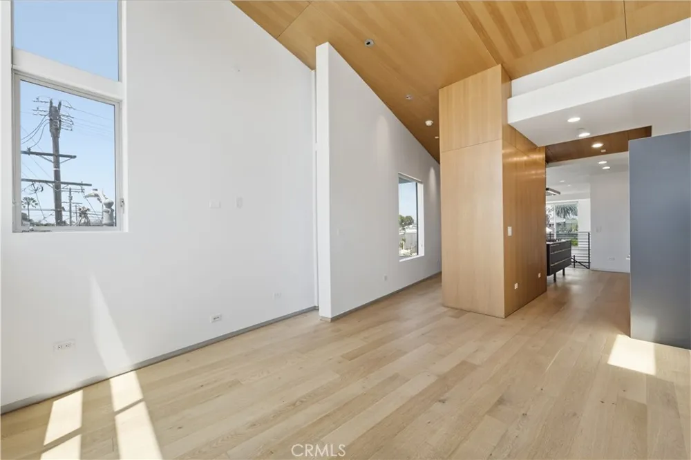 404 Grand Boulevard Venice, CA 90291