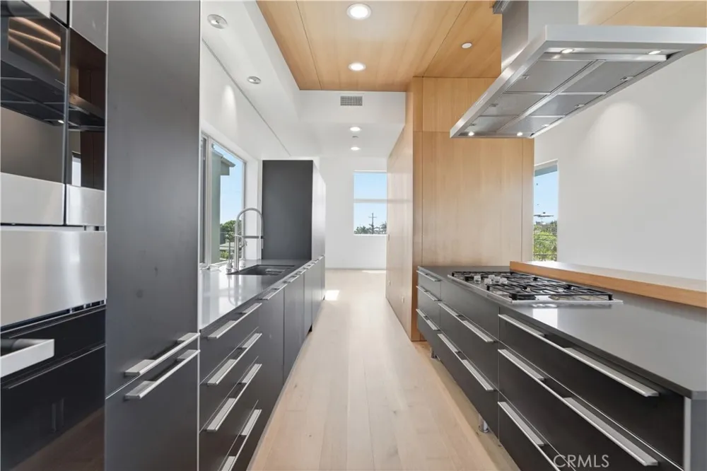 404 Grand Boulevard Venice, CA 90291