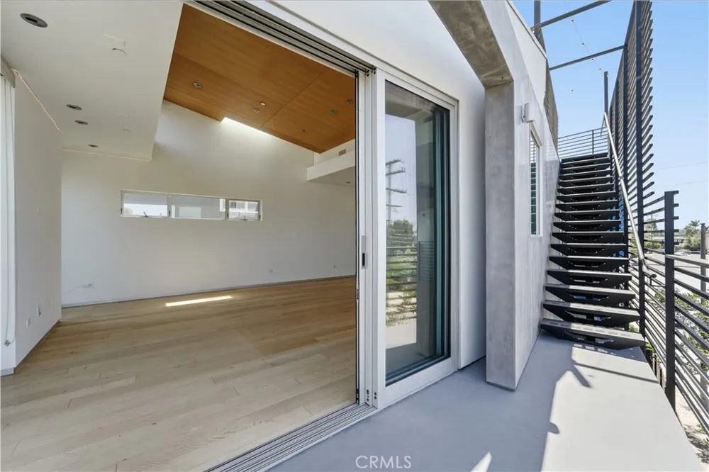 404 Grand Boulevard Venice, CA 90291