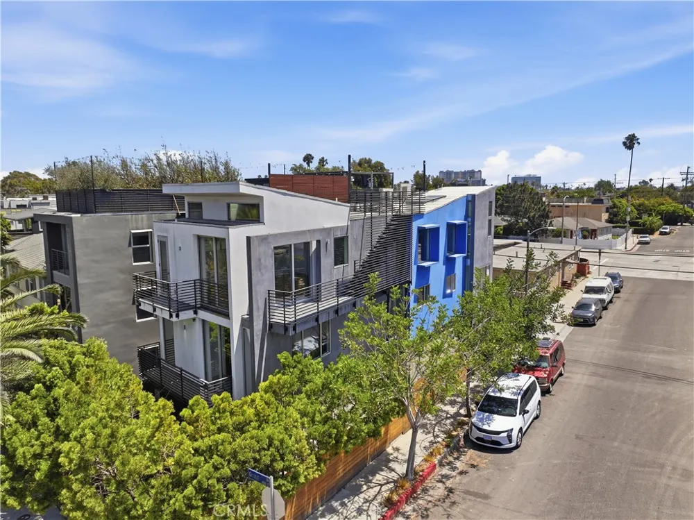 404 Grand Boulevard Venice, CA 90291