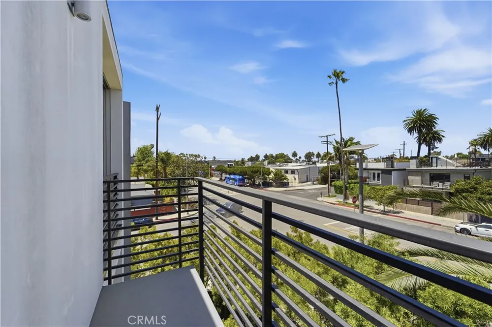 404 Grand Boulevard Venice, CA 90291