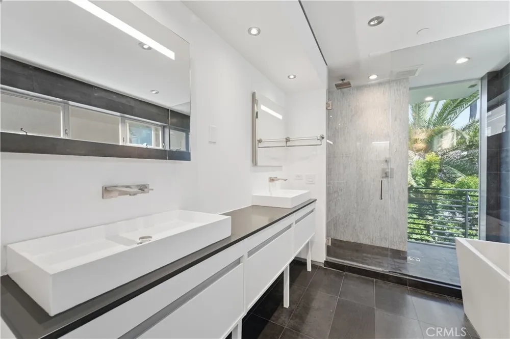 404 Grand Boulevard Venice, CA 90291
