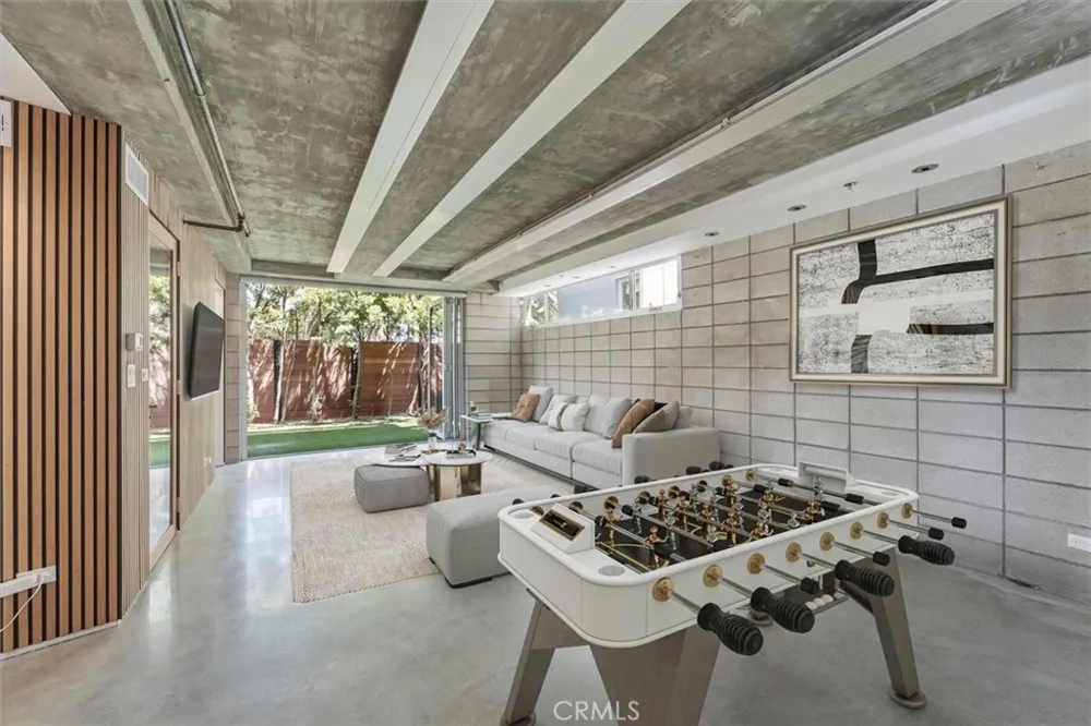 404 Grand Boulevard Venice, CA 90291