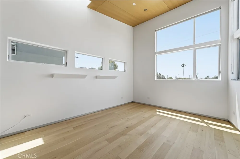 404 Grand Boulevard Venice, CA 90291
