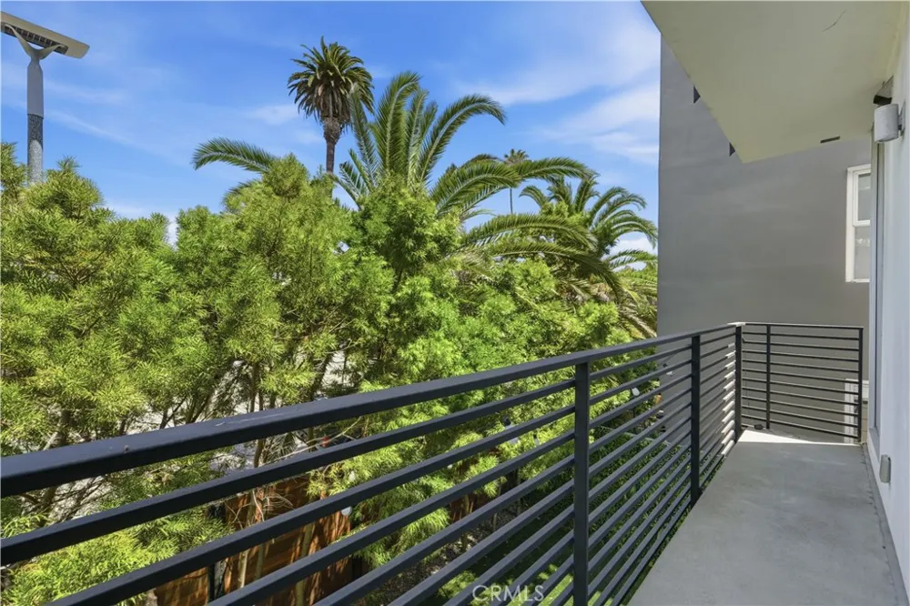 404 Grand Boulevard Venice, CA 90291