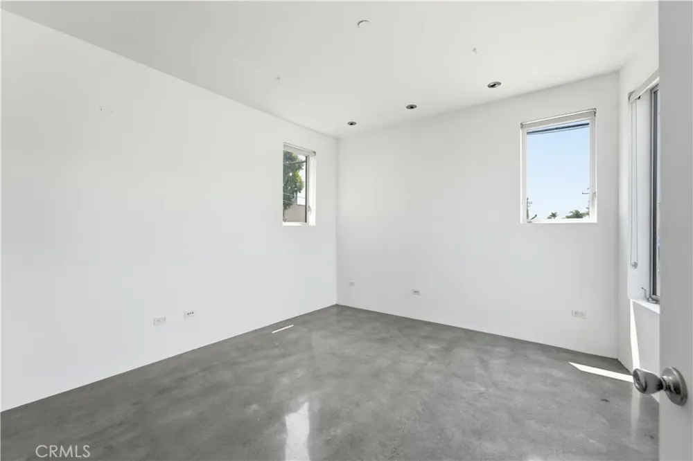 404 Grand Boulevard Venice, CA 90291