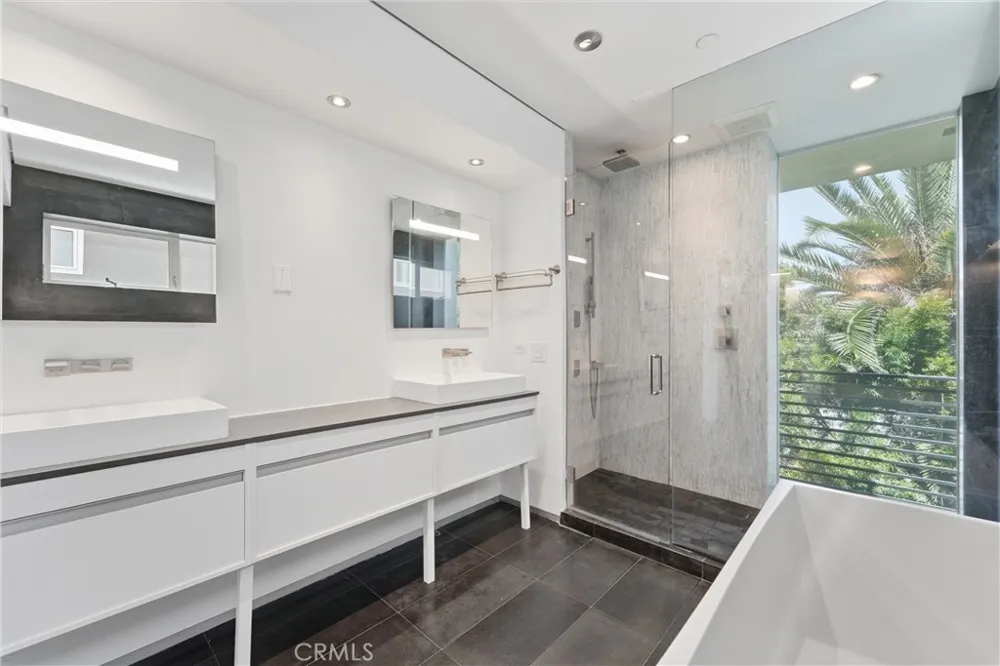 404 Grand Boulevard Venice, CA 90291