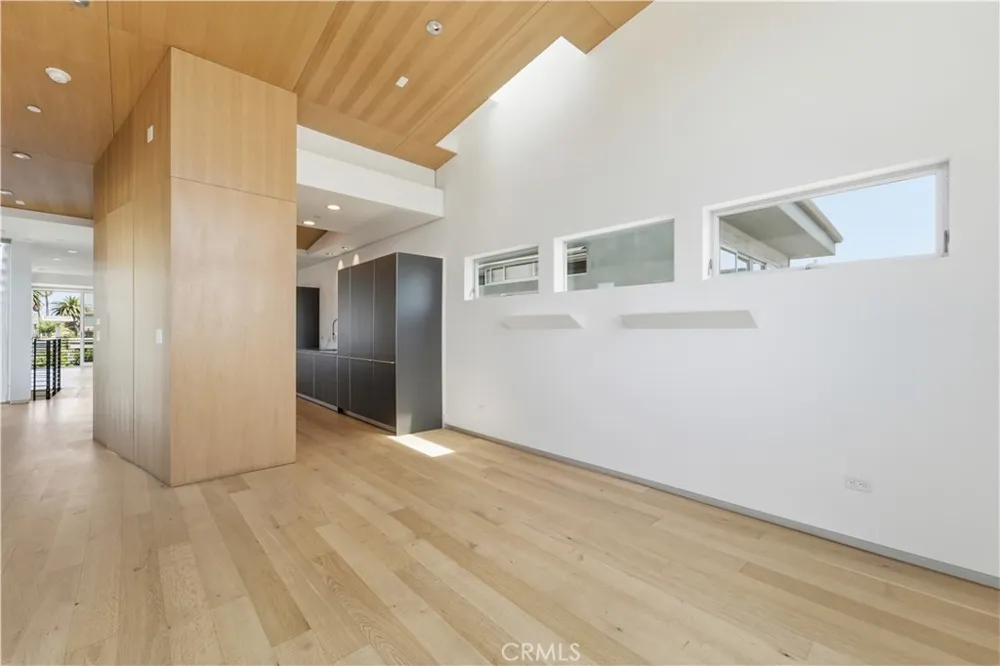 404 Grand Boulevard Venice, CA 90291