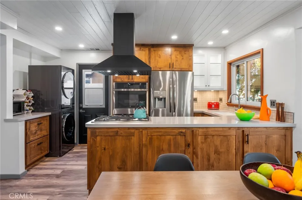 7424 W 85th Street Los Angeles, CA 90045