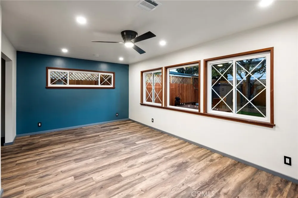 7424 W 85th Street Los Angeles, CA 90045