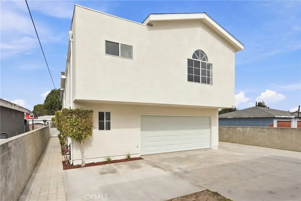 15211 Eastwood Avenue Lawndale, CA 90260