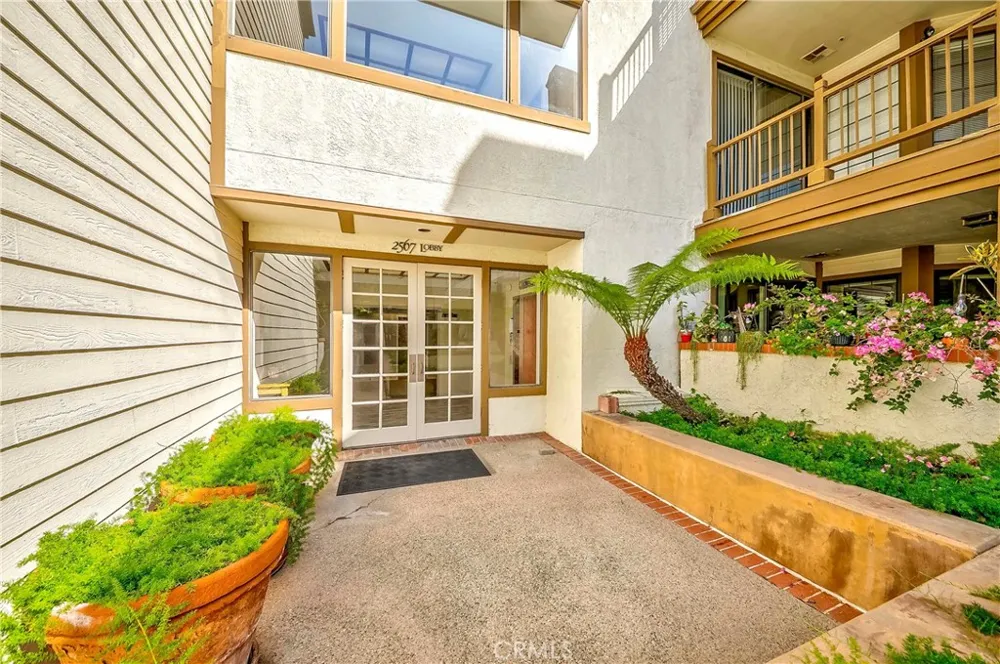 2567 Plaza Del Amo #109 Torrance, CA 90503