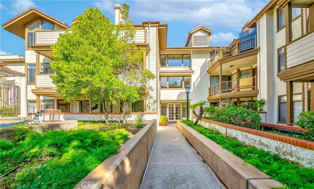 2567 Plaza Del Amo #109 Torrance, CA 90503