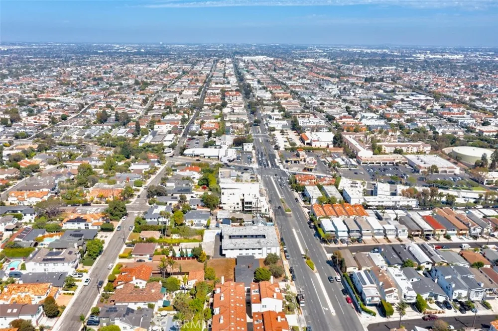 1633 Artesia Manhattan Beach, CA 90266