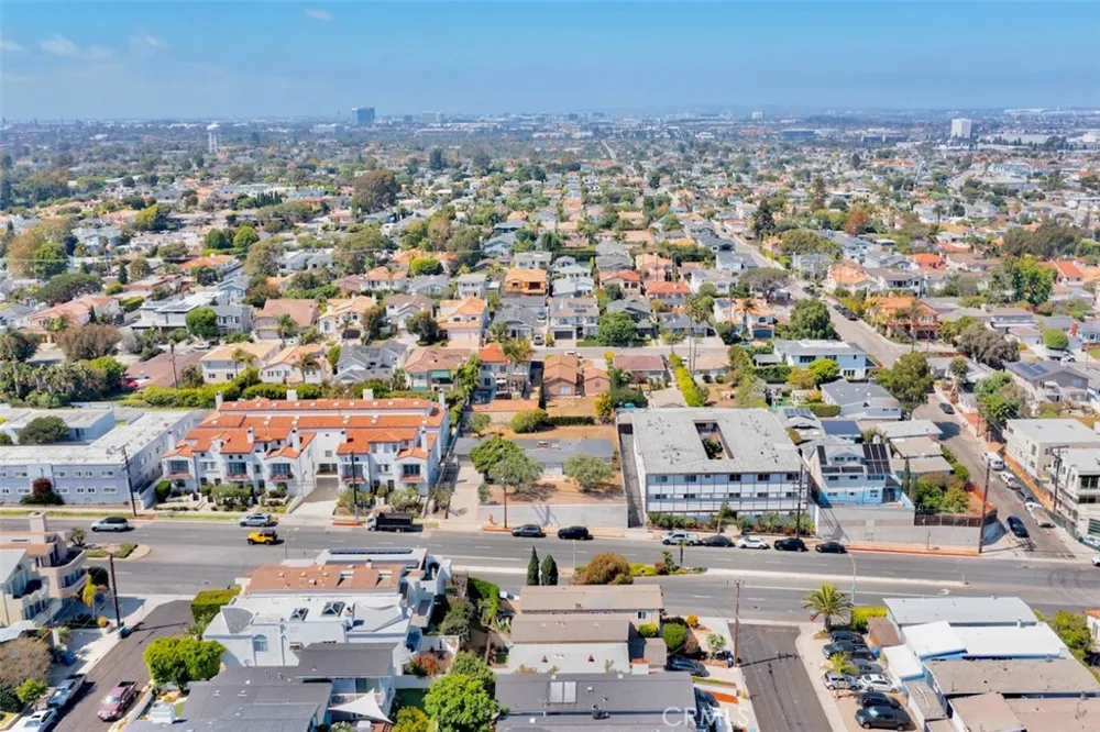 1633 Artesia Manhattan Beach, CA 90266