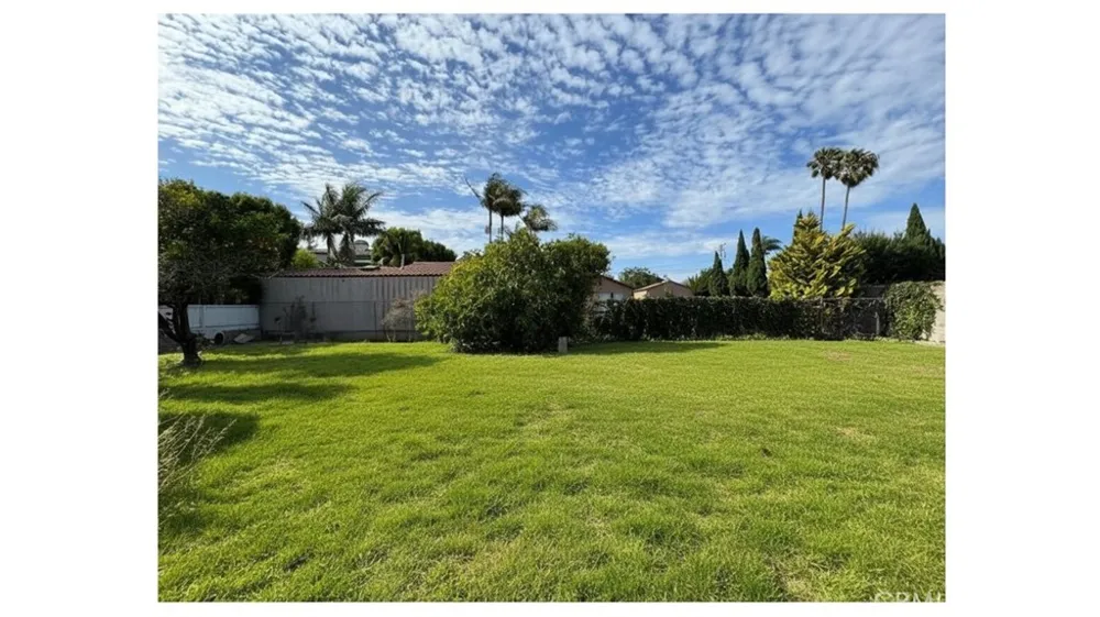 1633 Artesia Manhattan Beach, CA 90266