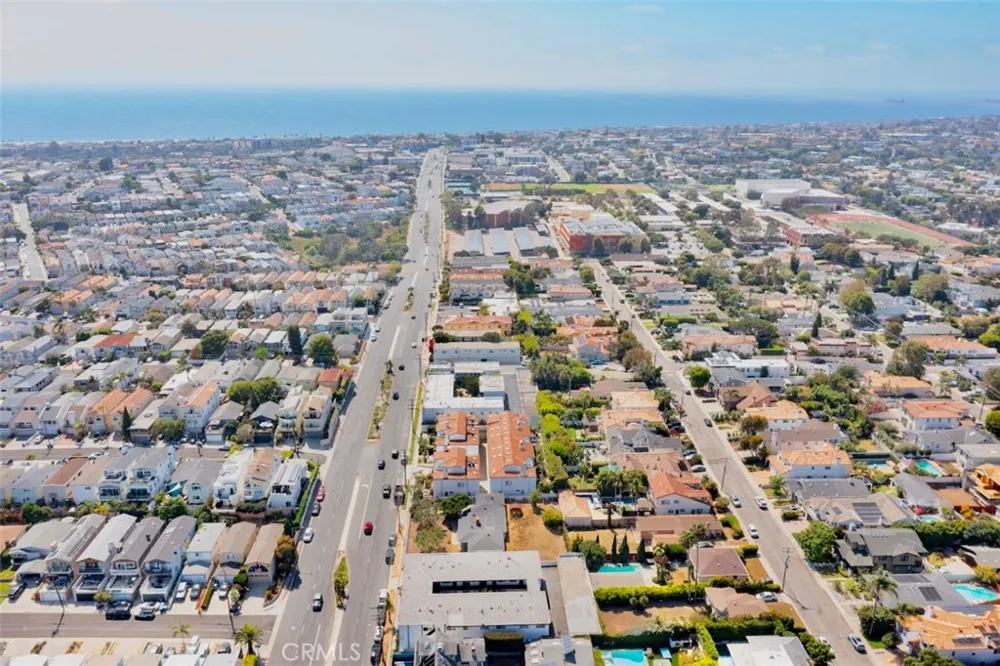 1633 Artesia Manhattan Beach, CA 90266
