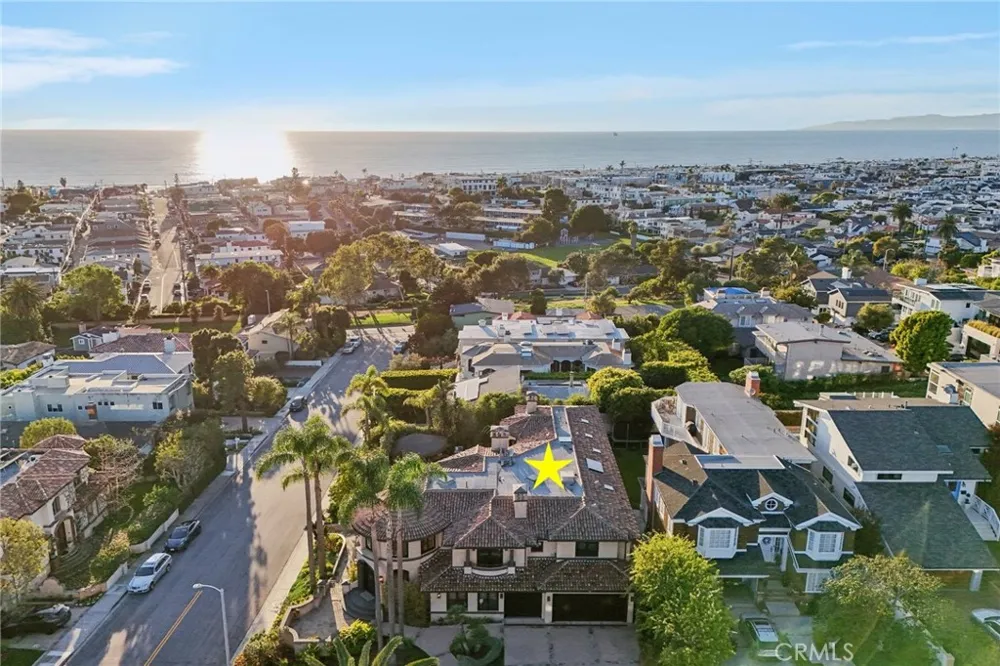 215 S Poinsettia Manhattan Beach, CA 90266