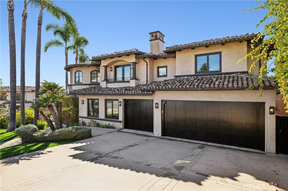 215 S Poinsettia Manhattan Beach, CA 90266